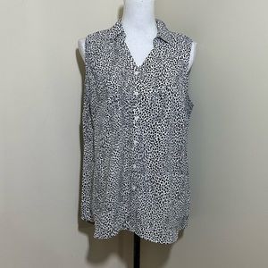 Apt 9 || Woman’s short sleeves animal print button down top size Large